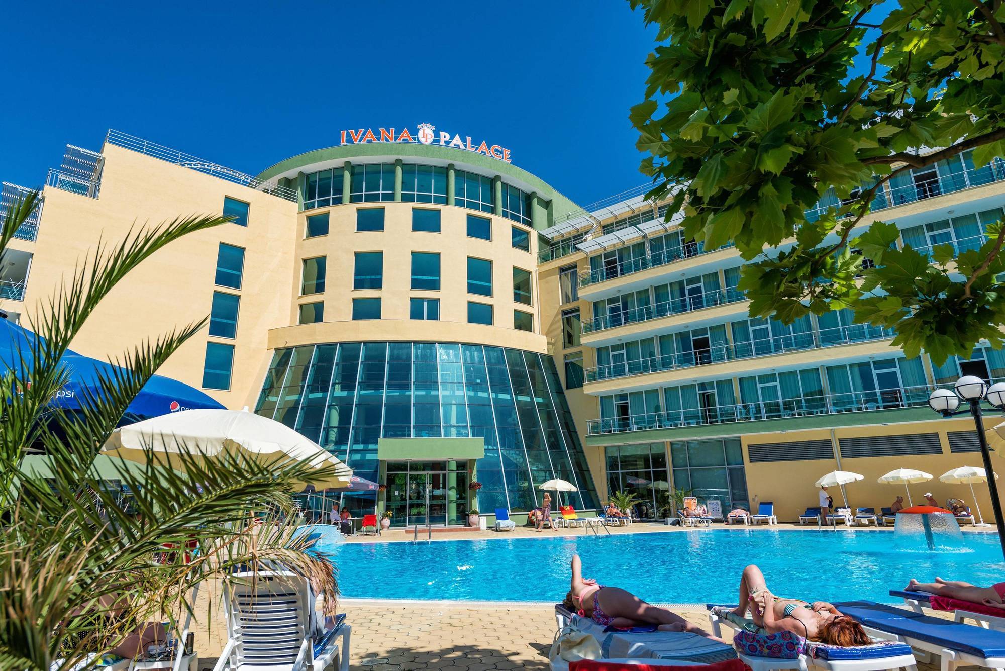 Ivana Palace - Free Parking Hotel